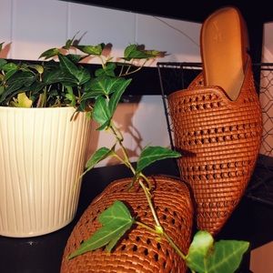 Universal Thread Brown woven mules